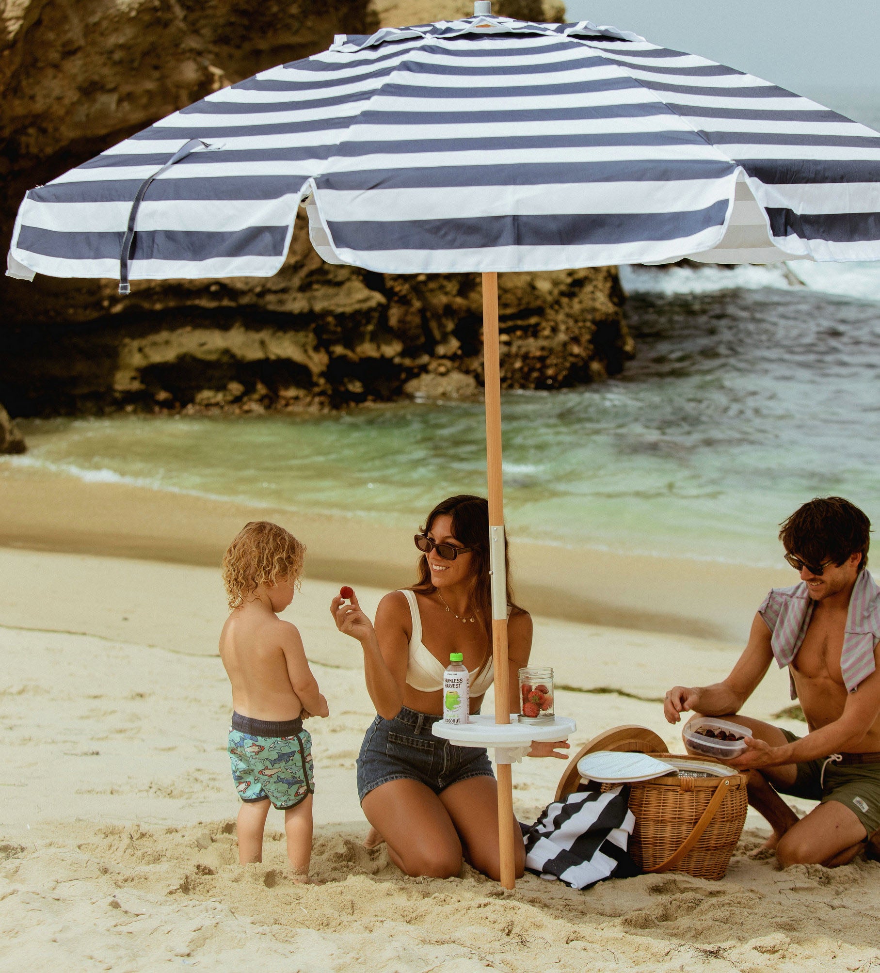 can a patio umbrella be used at the beach GDY 9 FT 32 LED Hula Thatched Tiki Umbrella, Hawaiian Style Umbrellas without Center Light for Patio Garden Beach Pool Backyard : Patio, Lawn & Garden quality Water 6ft Blue Striped Outdoor Umbrella